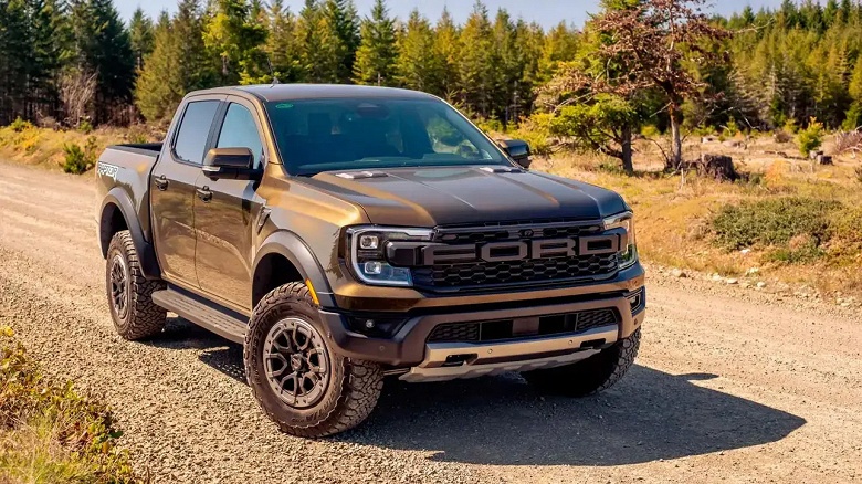 В Россию привезли настоящие американские внедорожники Ford&nbsp;Ranger Raptor 2024 и&nbsp;Ford Bronco Badlands 2024